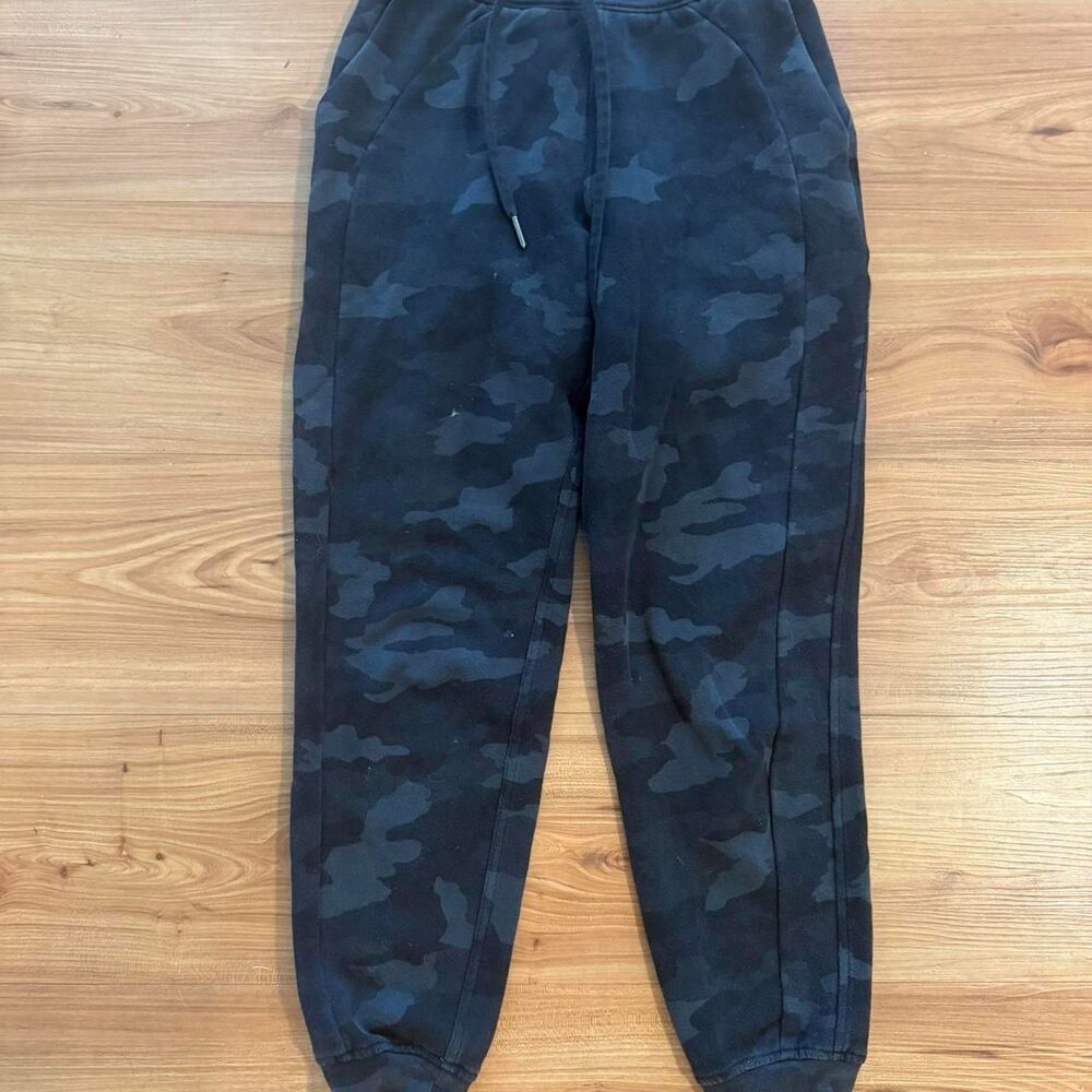 Lululemon Women's Black and Grey Joggers-tracksuits